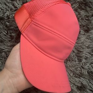 lululemon dash and splash cap
